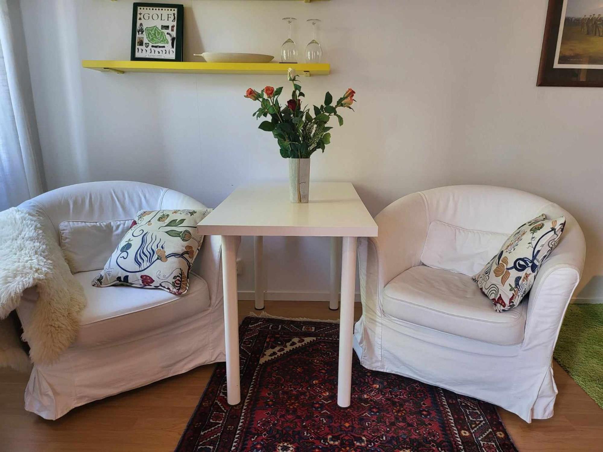 Lilla Huset Med Stor Traedgardstomt Naera Golf Och Hav Villa Trosa Eksteriør bilde