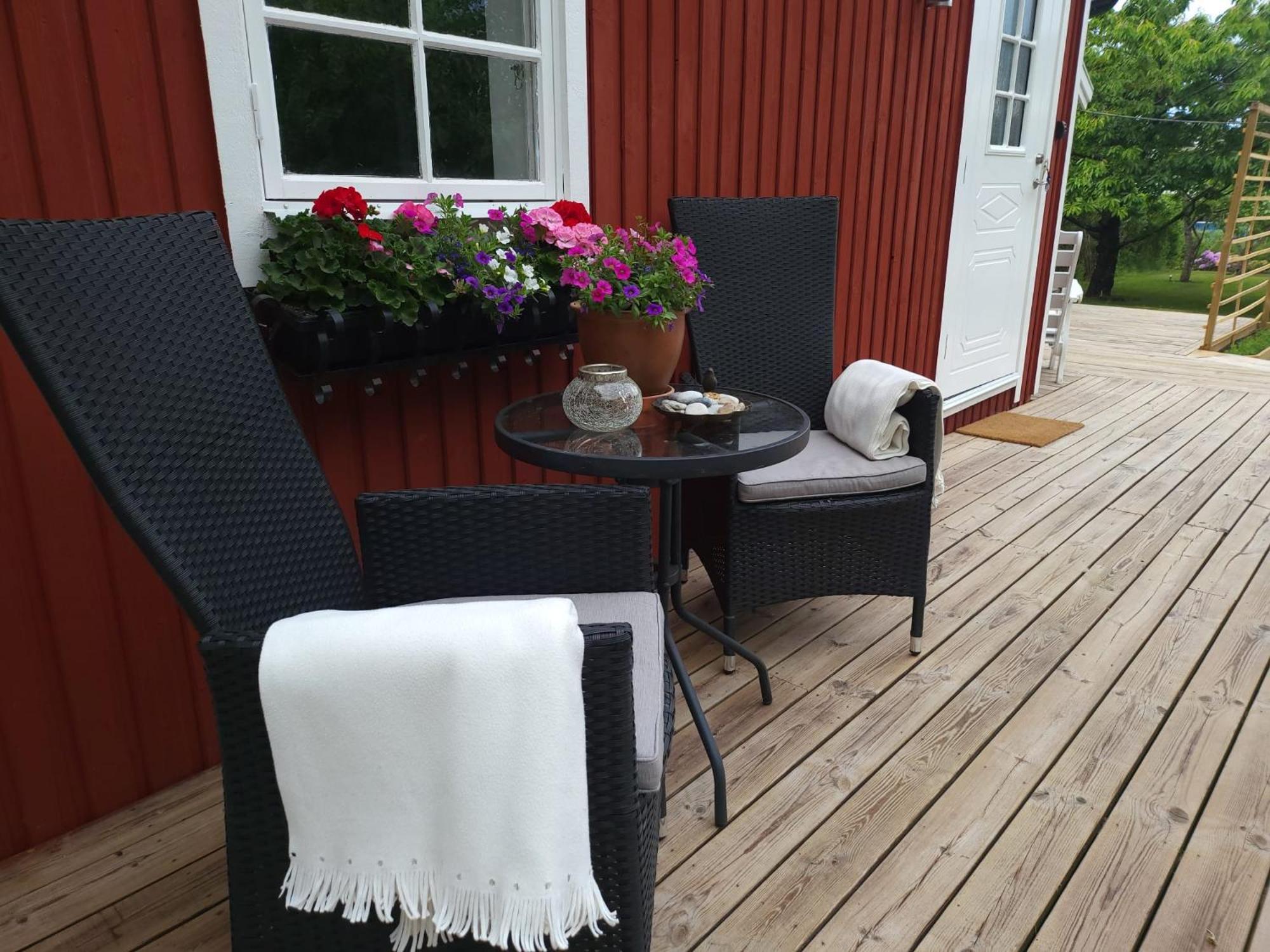 Lilla Huset Med Stor Traedgardstomt Naera Golf Och Hav Villa Trosa Eksteriør bilde